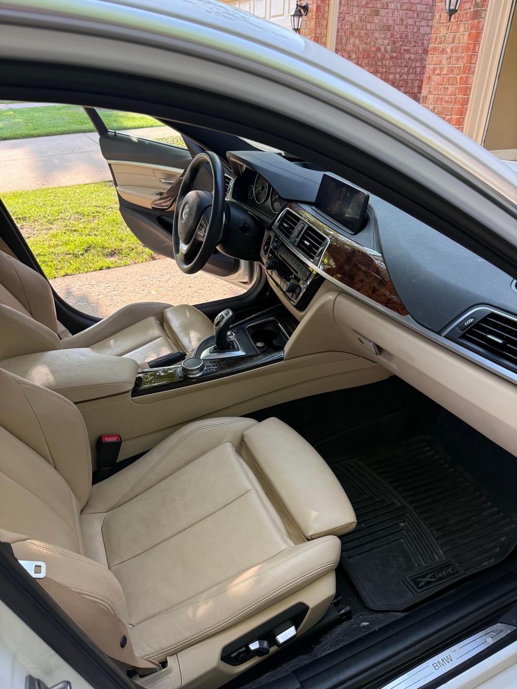 BMW 330i dashboard and cockpit detailed