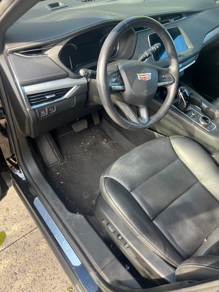 Cadillac XT4 Carpet extraction before detailing